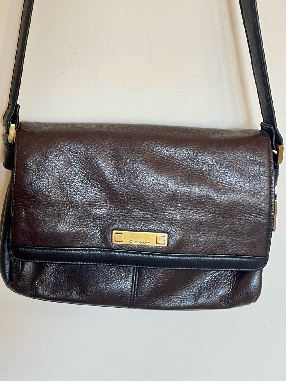 Vintage Liz Claiborne Black and Brown Leather Crossbody Bag with Gold Hardware